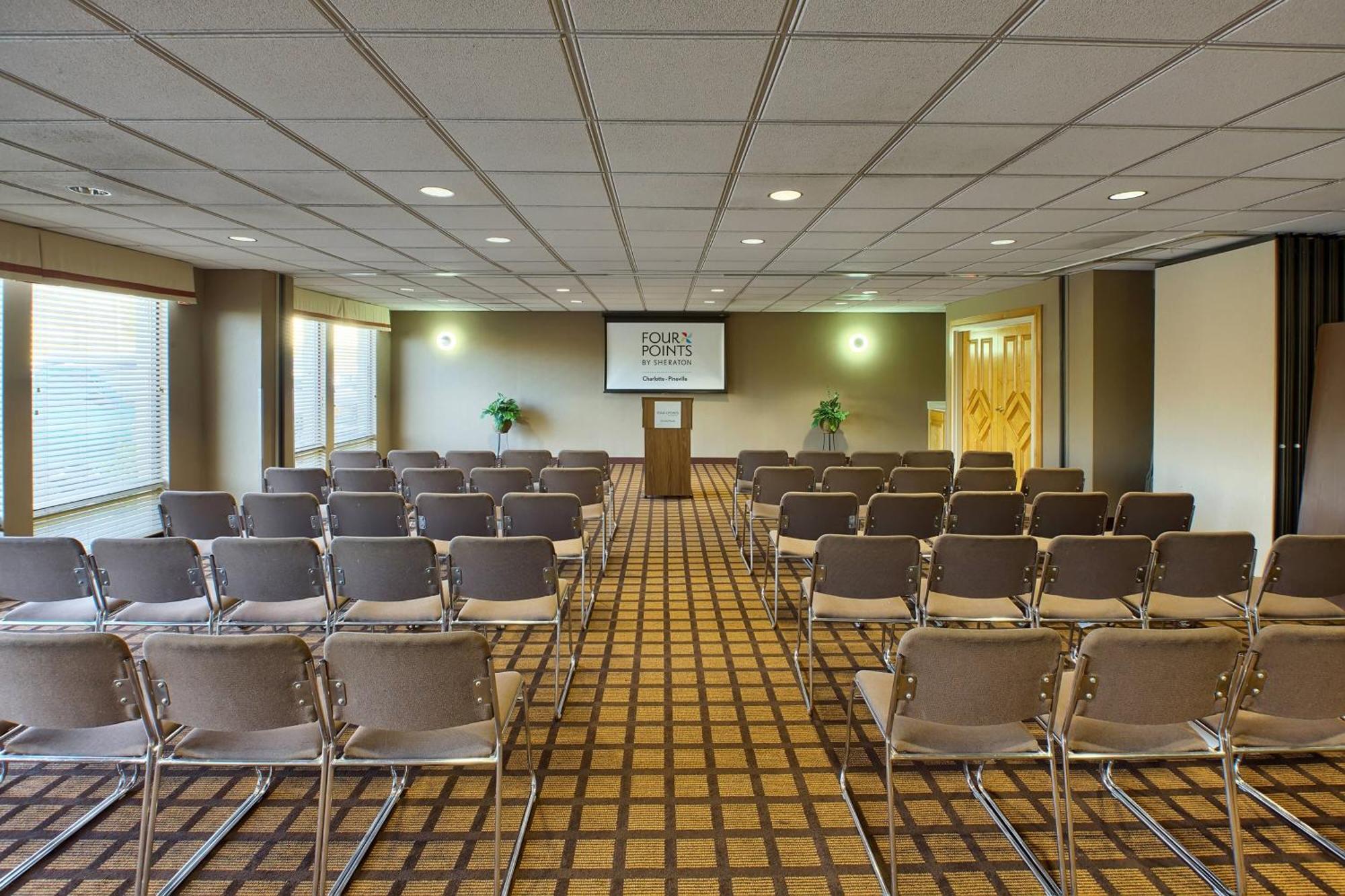Four Points By Sheraton Charlotte/Pineville Eksteriør billede